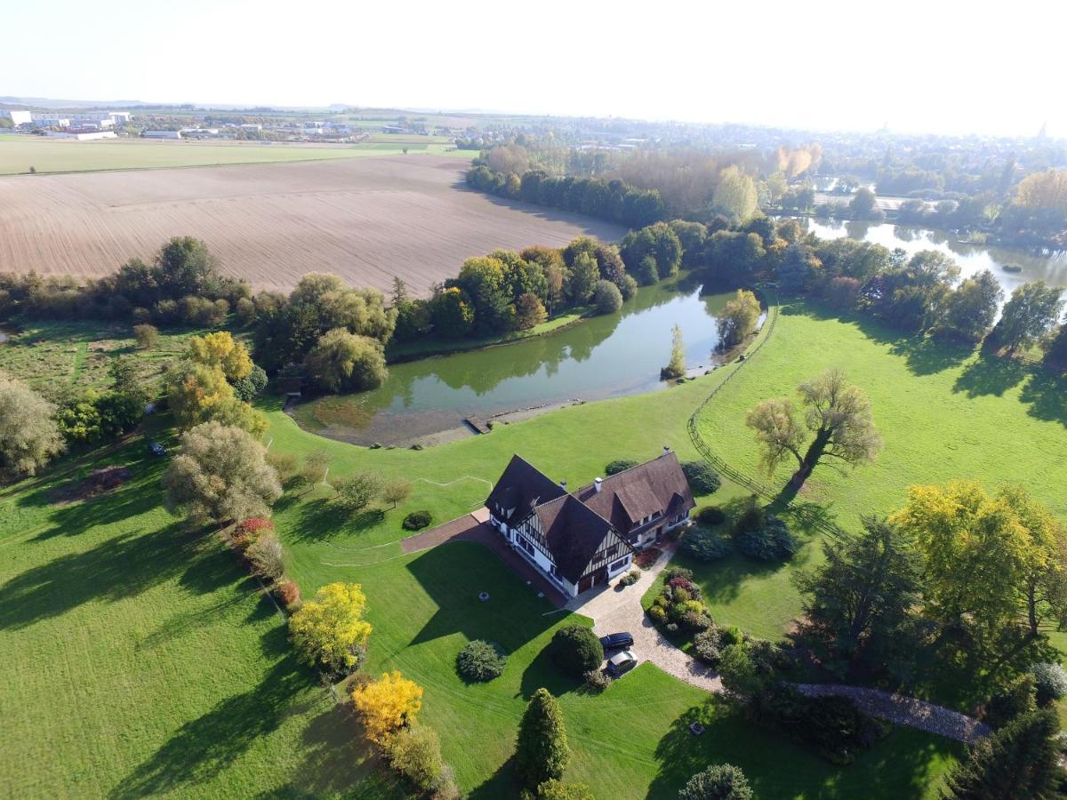 Domaine D'Aveluy Bed and Breakfast Buitenkant foto